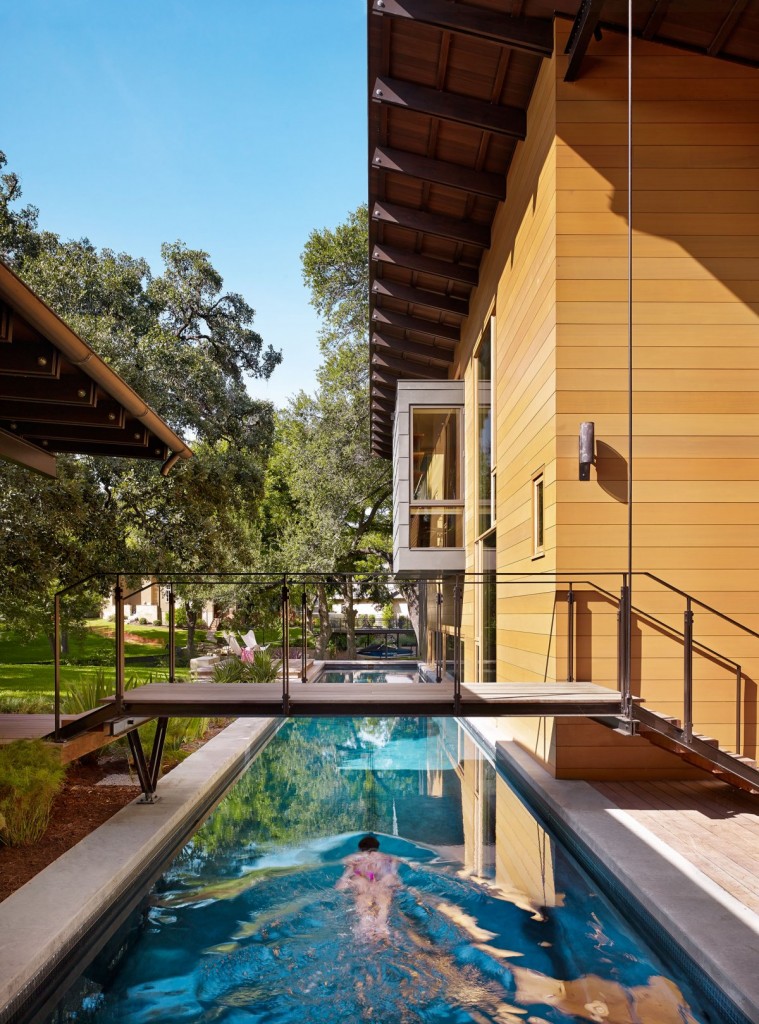 the-hog-pen-creek-retreat-in-austin-texas-was-designed-by-lakeflato-architects-it-has-a-75-foot-lap-pool-